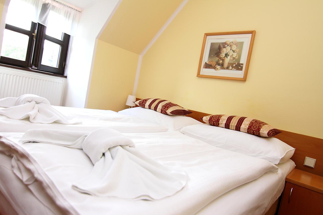 Zamek Havirov Hotel Bagian luar foto