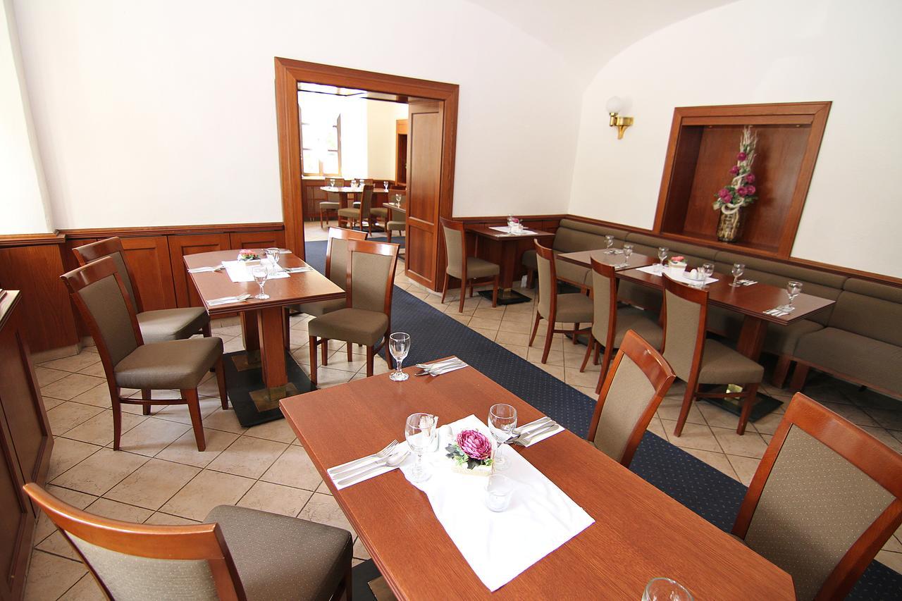 Zamek Havirov Hotel Bagian luar foto