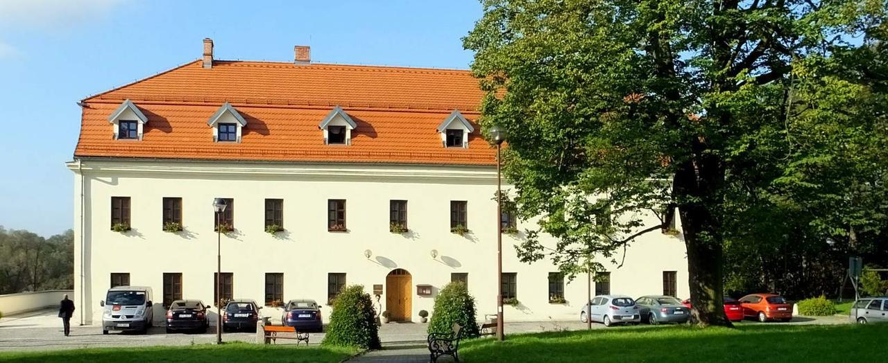 Zamek Havirov Hotel Bagian luar foto