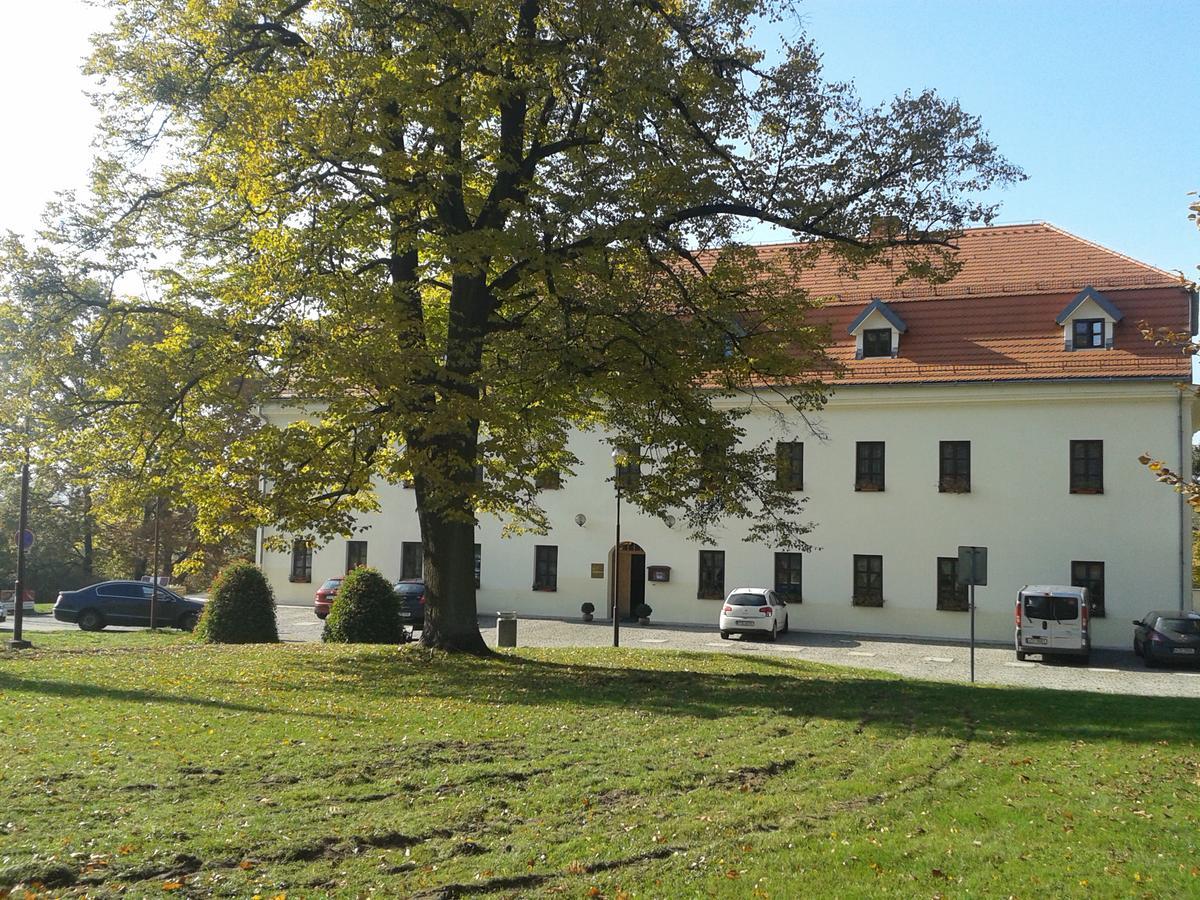Zamek Havirov Hotel Bagian luar foto