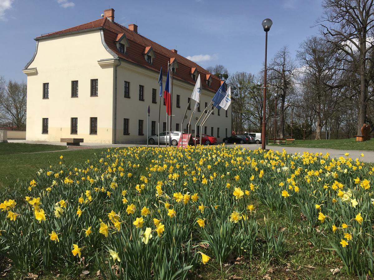 Zamek Havirov Hotel Bagian luar foto